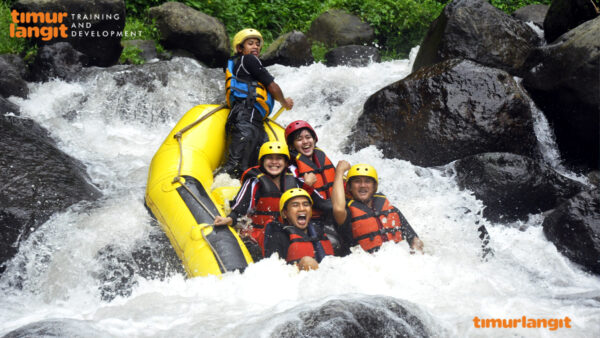 Obech Rafting Pacet : Harga Wisata Sungai Mojokerto Terbaik