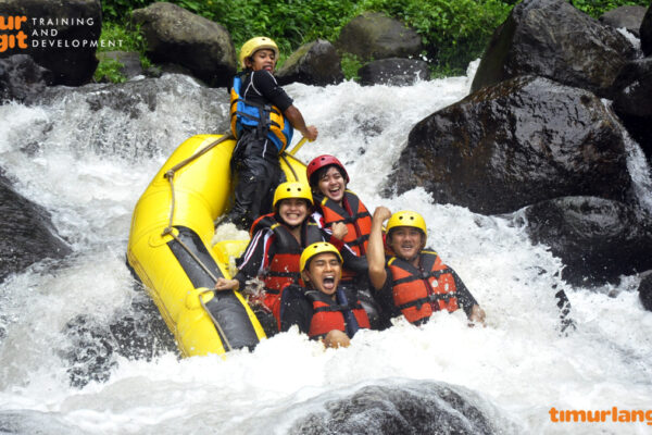 Obech Rafting Pacet : Harga Wisata Sungai Mojokerto Terbaik