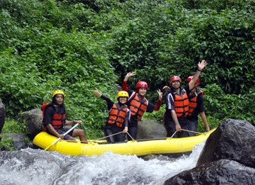 harga paket wisata obech rafting pacet